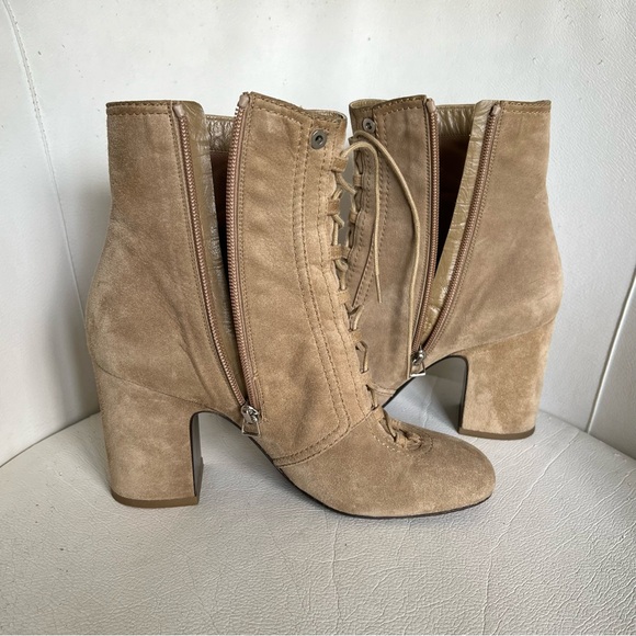 (͒ ॢ X ॢ)͒

Tan Suede Victorian Lace Up Ankle Boots - Picture 12 of 17